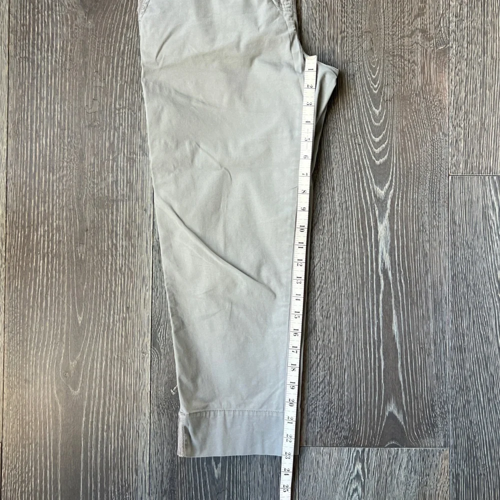 Tommy Bahama Relax Ellery Fit Gray Cropped pant. Women’s Size 2 - Picture 10 of 12